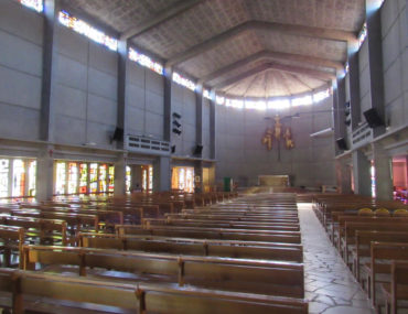 Paul Bouchardeau : église Sainte-Thérèse, vue intérieur de la nef, Guilhrerand-Granges, Ardèche