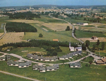 Sainte-Sigolène moderne : le village vacances Le Queyrat (document archives municipales)