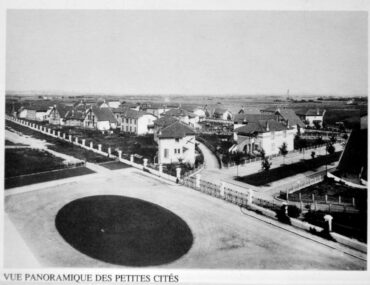 Vue panoramique des Petites Cités. Vers 1930. Collection MémoireS. Vaulx-en-Velin (Rhône)